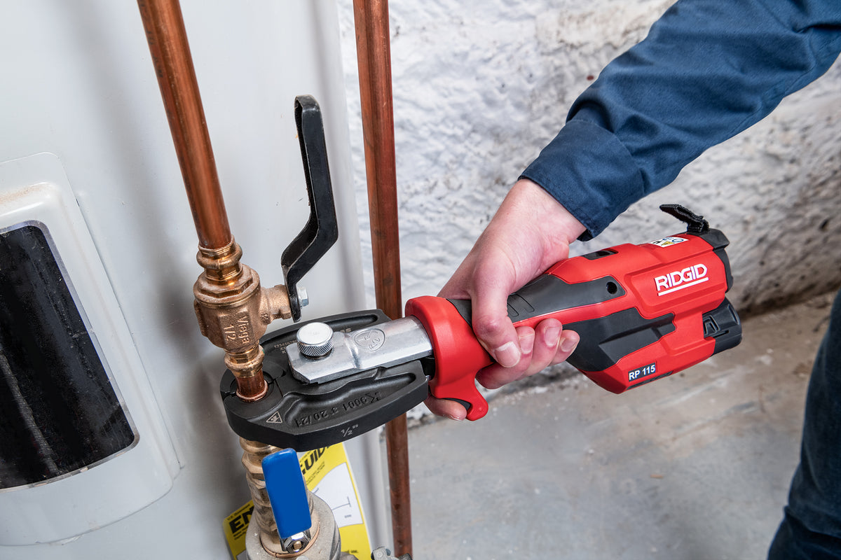 RIDGID 72543 RP 115 Mini Press Tool with Battery Kit & PureFlow Jaws (1/2”–3/4”) RIDGID