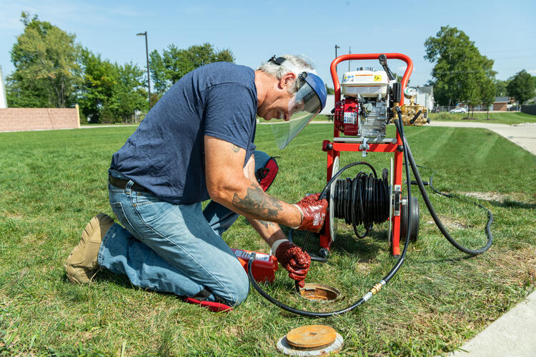 RIDGID 63882 KJ-2200-C Water Jetter with Pulse, H-61, H-62, and H-64 1/8" NPT Nozzles, H-71 and H-72 1/4" NPT Nozzles, 75' x 3/16" Trap Hose, FV-1 Foot Valve, Nozzle Cleaning Tool, and H-1235 Wash Wand Hose 1/2" x 35', H-30 Cart, and 110' x 1/4" Jet Hose RIDGID